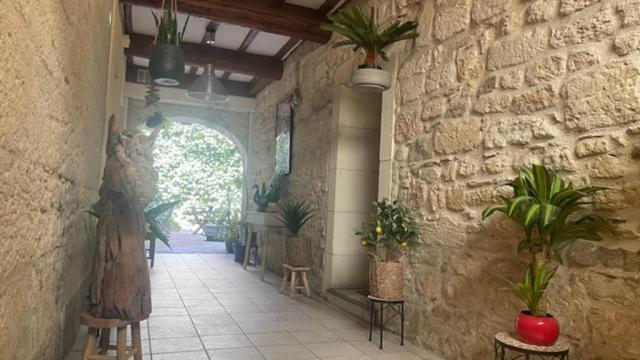 L'Isle Lägenhet Beaucaire  Exteriör bild